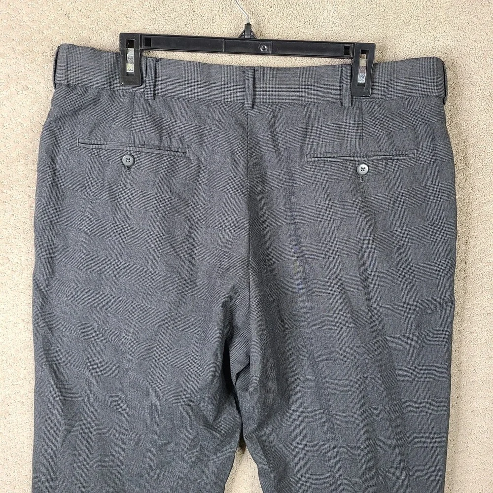 Stafford Pants Mens 38x29‎ (36x29) Gray Plaid Pleated Trouser Polyester Blend